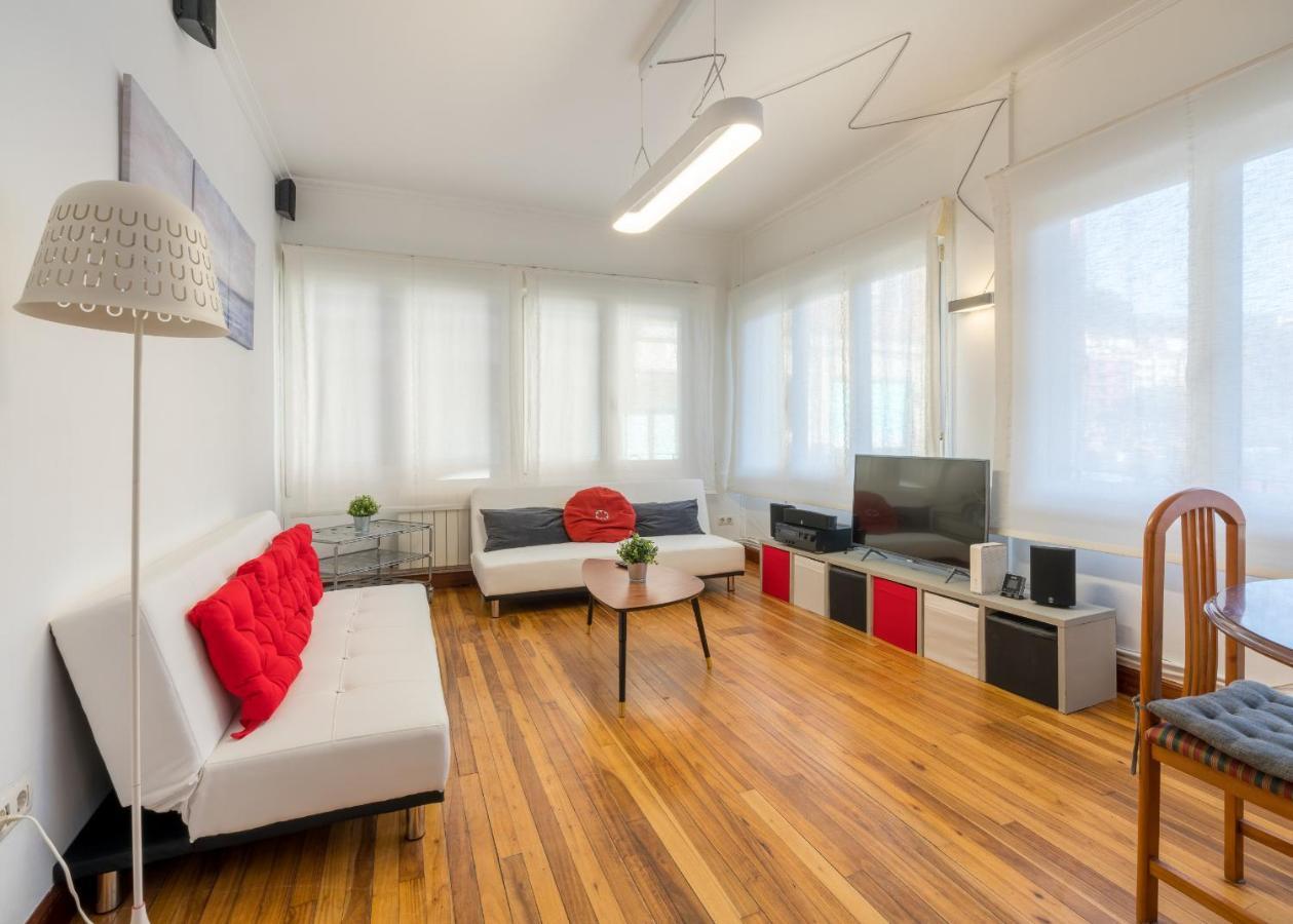 Ybarra Apartment By People Rentals Bilbao Bagian luar foto