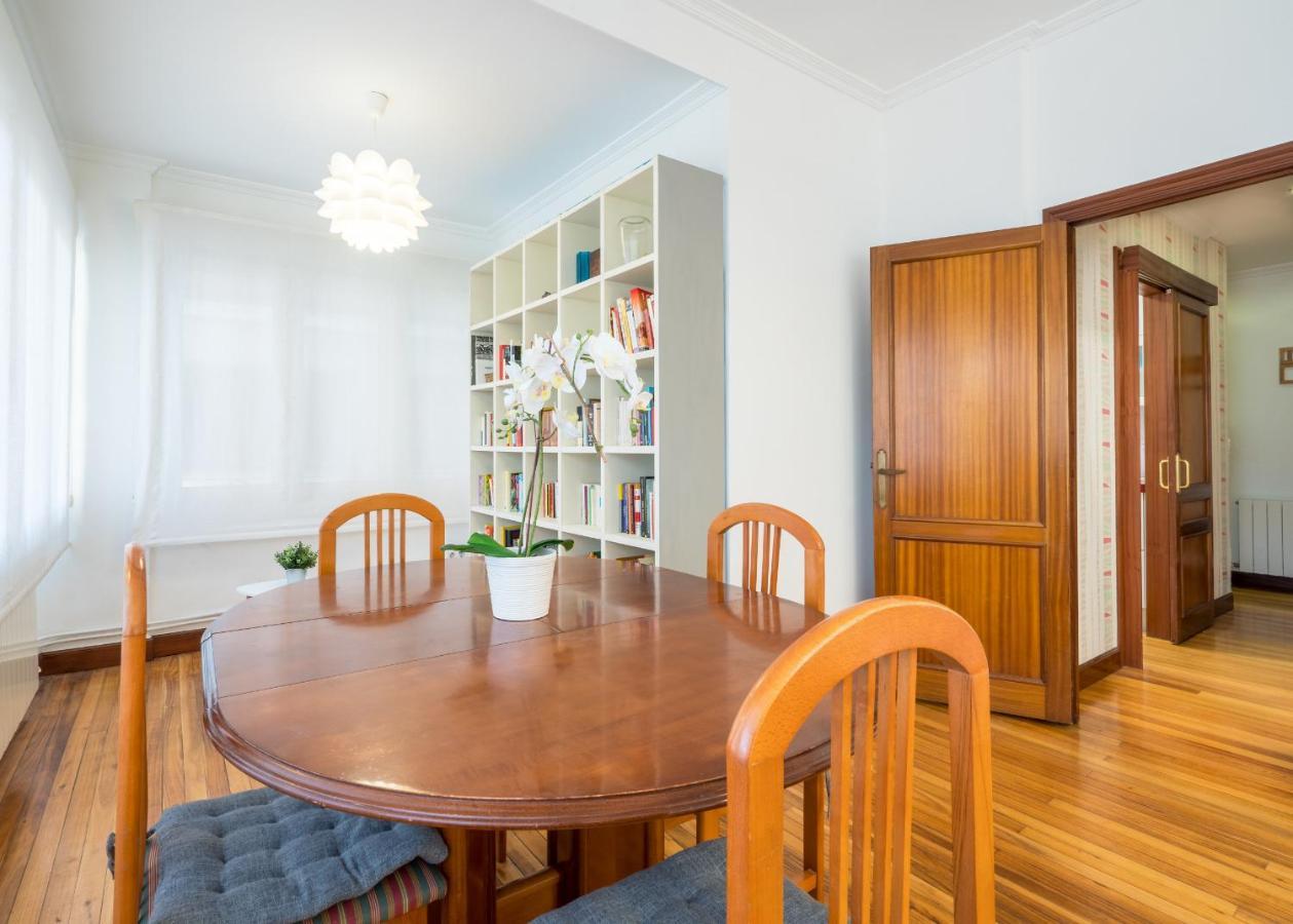 Ybarra Apartment By People Rentals Bilbao Bagian luar foto