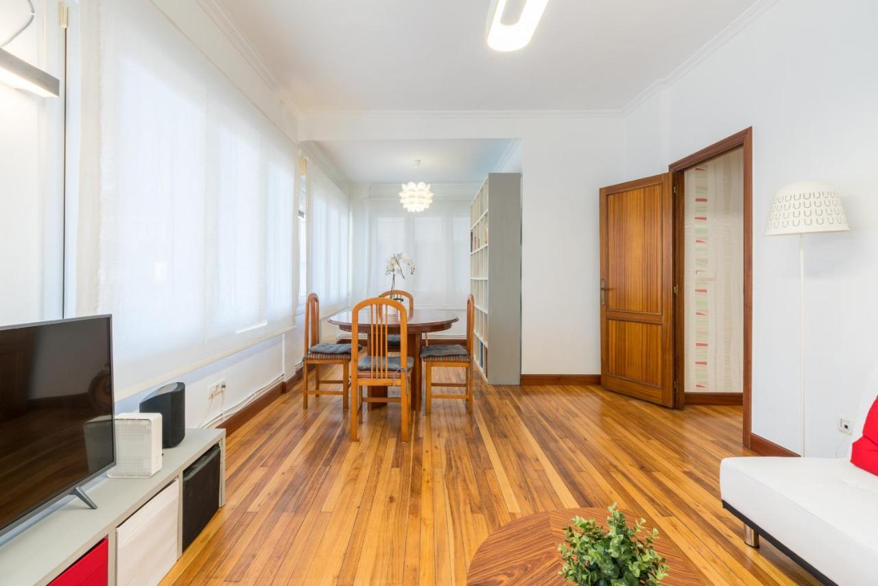 Ybarra Apartment By People Rentals Bilbao Bagian luar foto