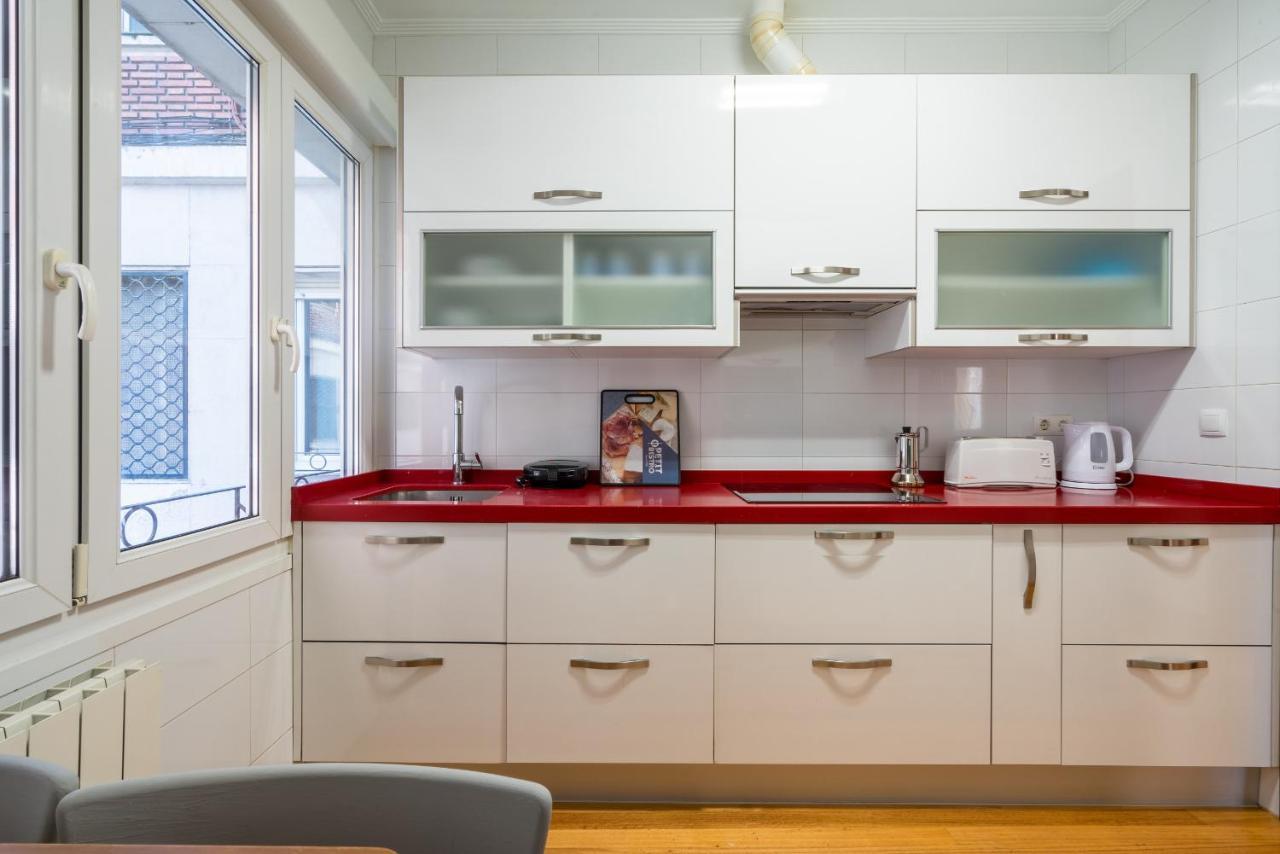 Ybarra Apartment By People Rentals Bilbao Bagian luar foto