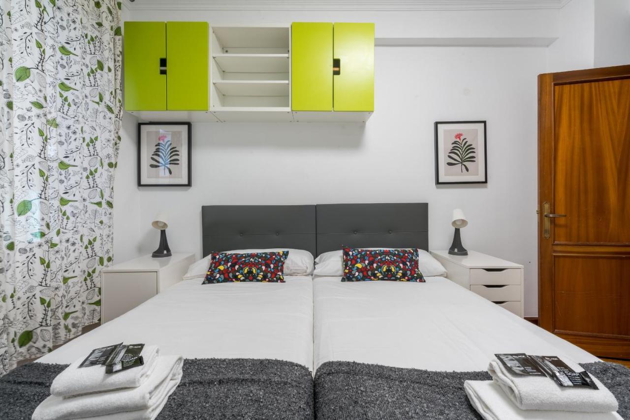 Ybarra Apartment By People Rentals Bilbao Bagian luar foto